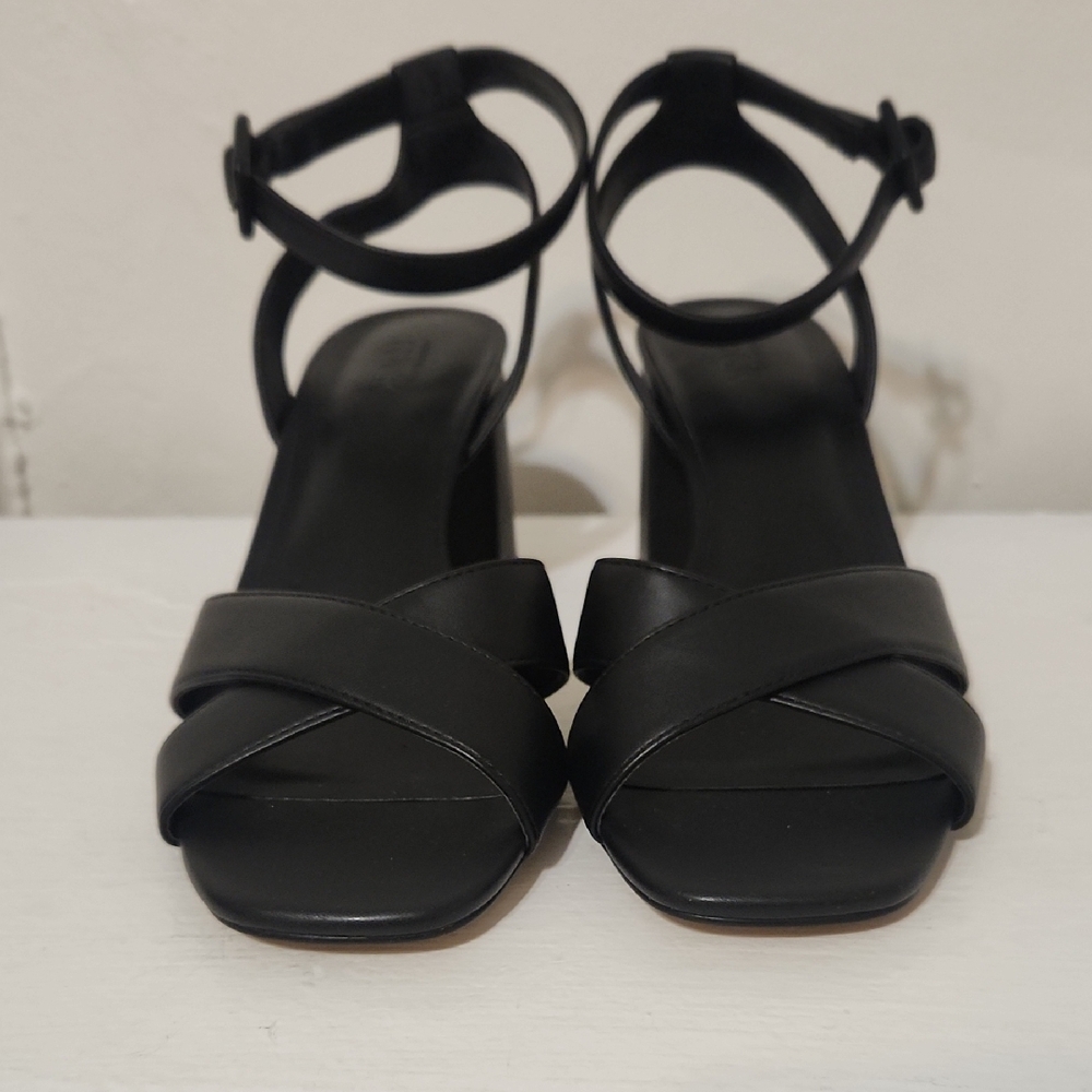 Women's Nordstrom Rack Black Strappy Sandals